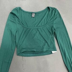 H&M Green Long Sleeve Crop Top
